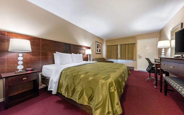 Scottish Fairway Inn