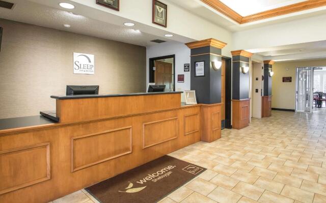 Comfort Inn & Suites Sheboygan I-43