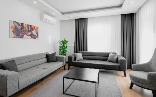 Central Flat w Balcony 5 min to Lara Beach