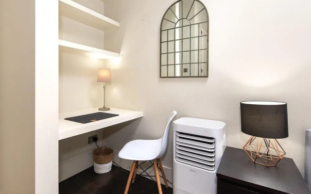 Spacious 4BR Victorian Estate in Kensington