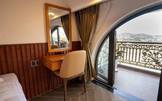 La Fleur Premium Central Apartment