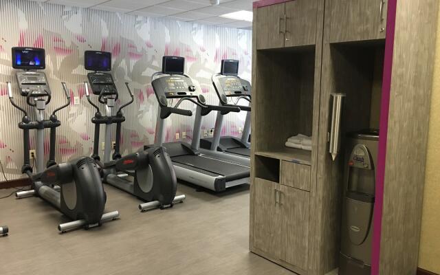 Crowne Plaza Edison by IHG