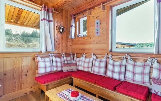 Quaint Chalet in Harreberg with Garden