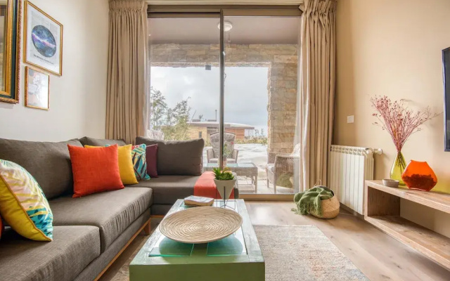 RedRock Faqra - Mountain Getaway Residences W Pool & Balconies