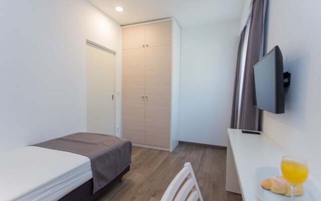 Ringo Apartments