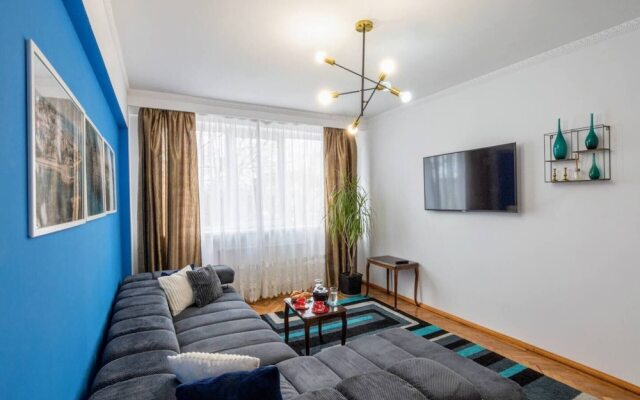 Modern & Stylish Apt of City 5min Beach