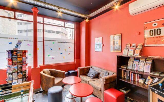Le Montclair Montmartre by River Hostel