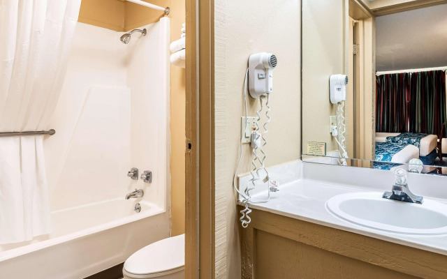Super 8 by Wyndham Kissimmee-Orlando