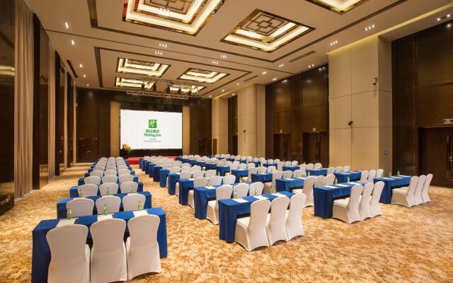 Junluxe Hotel Guangzhou Science City-Free Shuttle Bus Service to Guangzhou Canton Fair