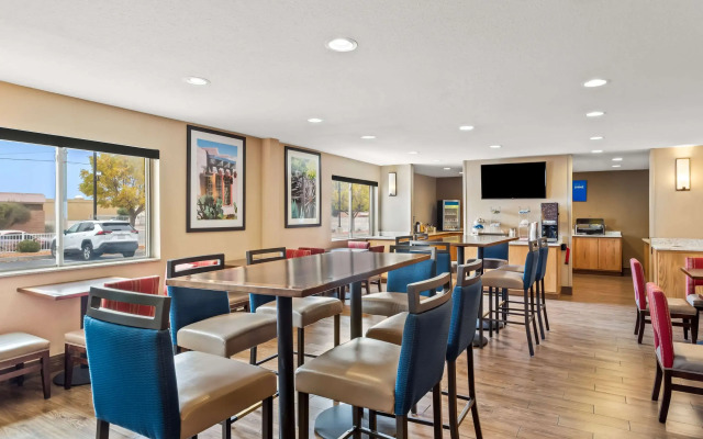 Comfort Inn & Suites Albuquerque Downtown