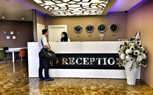 Royal Life Exclusive