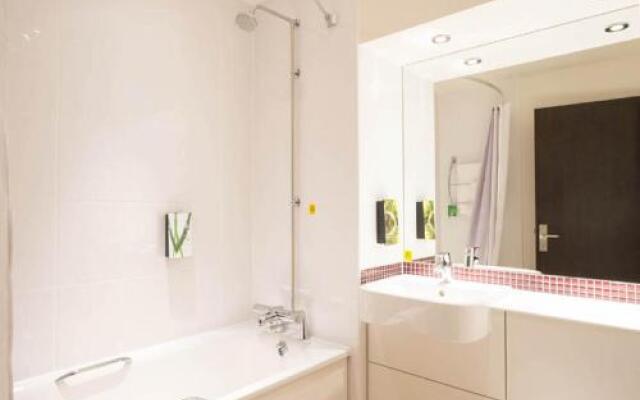 Premier Inn Birmingham Broad Street (Brindley Place)