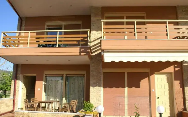 Toroni Guest House