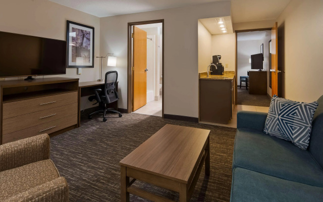 Best Western Plus Hudson I-94