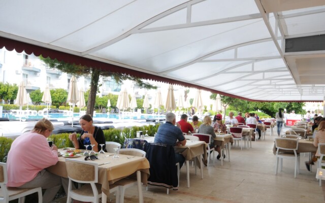 Caprice Beach Hotel