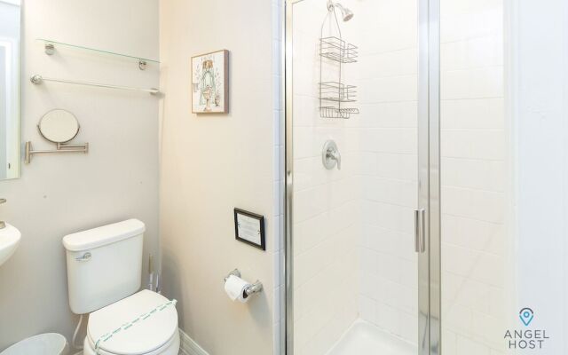 Spacious 4B Family-friendly Townhome Near Disney!