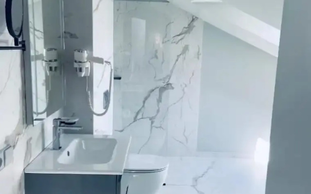 Roze Republikas Apartments