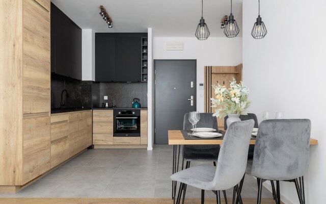 Apartament Otoczony Zielenią by Renters