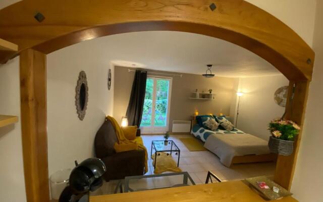 Appartement Cosy avec jardin privatif et garage