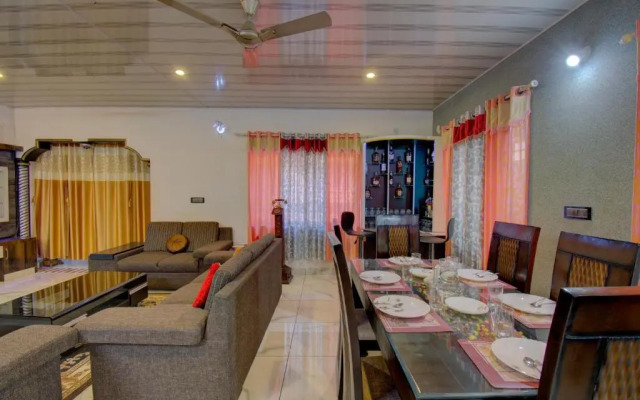 Srinikethana Home Stay with Swimming Pool