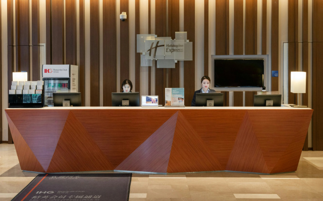 Holiday Inn Express Shanghai Jinsha by IHG