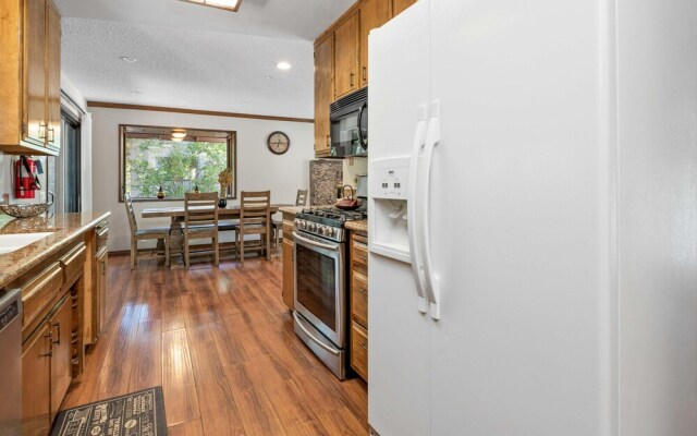 107 - Lakeview Cozy Retreat