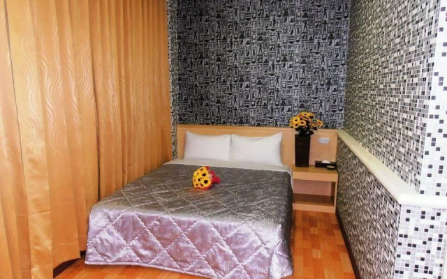 Yadu Hotel