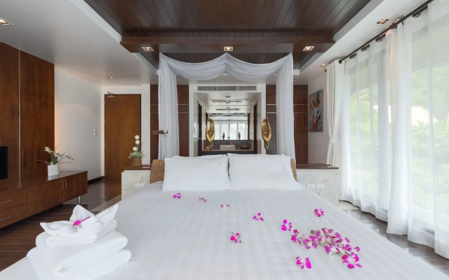 Spectacular Seaview Pool Villa Kalim 6