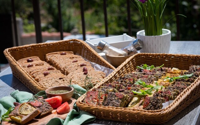 VITA RAMA holistic hotel - vegan FB