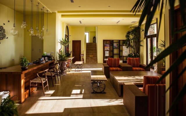 Oasis Hotel