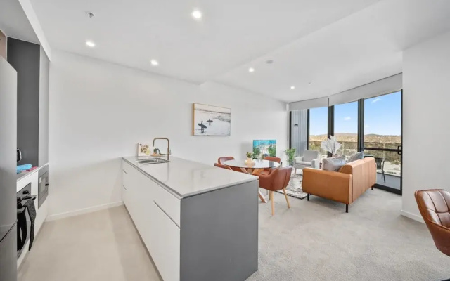 Apartment With Gym and Indoor Pool Access
