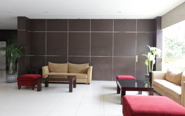 RedDoorz Plus near Mall Bali Galeria