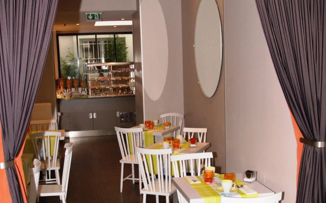 Holiday Inn Paris - Auteuil by IHG
