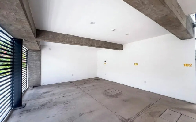 Cozy Apartment for 4 Guests with Parking