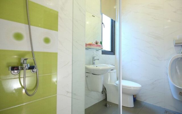 Textile Girl Romantic Homestay