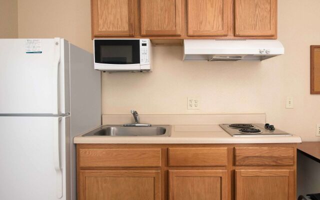 WoodSpring Suites Kansas City Lenexa