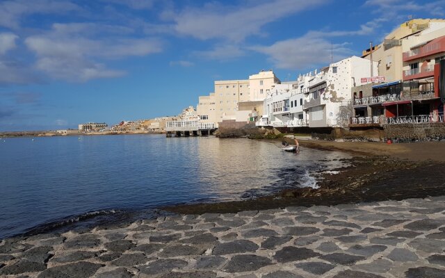 El Medano, Cabezo beach, pool & parking