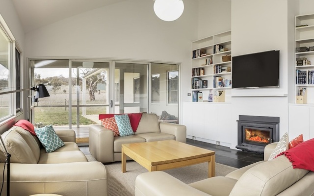 Manna Tree Farm -modern home with majestic views in stunning countrysi – Guest Rooms – Jindabyne