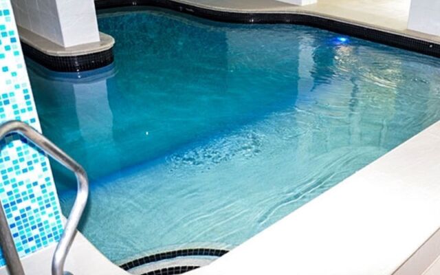 Zenith Ocean Front Apartments