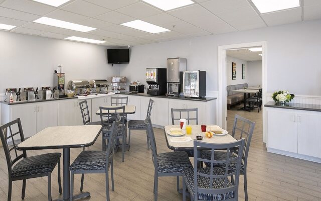 Pismo Lighthouse Suites