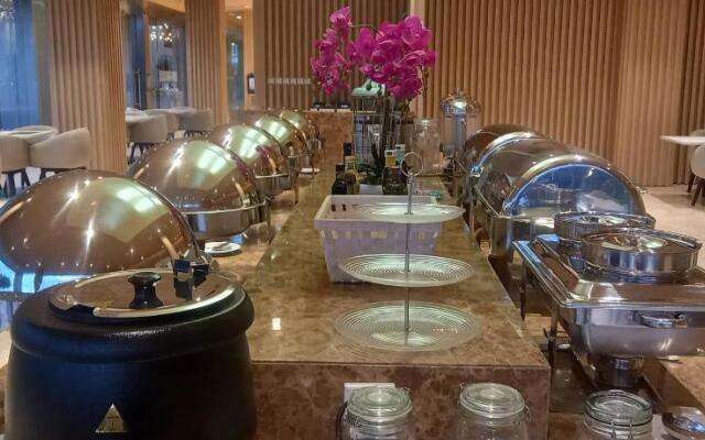 Louis Kienne Hotel & Service Apartment
