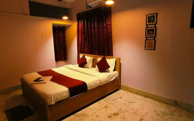Goroomgo Rail View Guest House Puri