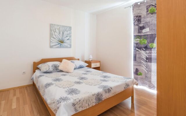 Beautiful Home in Povljana With Wifi and 2 Bedrooms