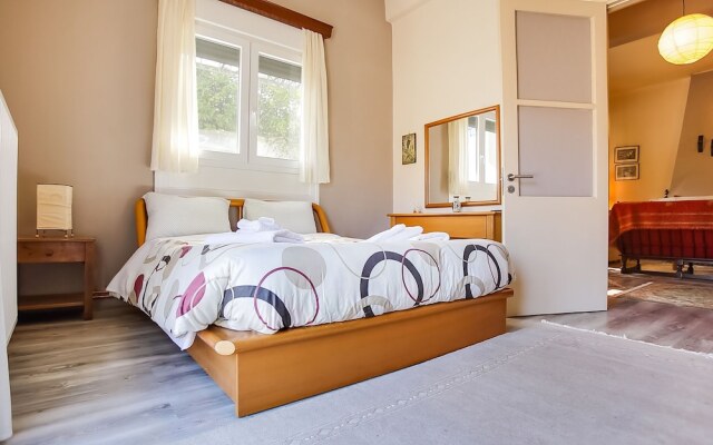 Homely Holiday Home in Sernikaki with Balcony
