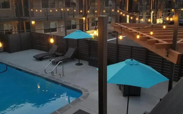 The Hotel Y