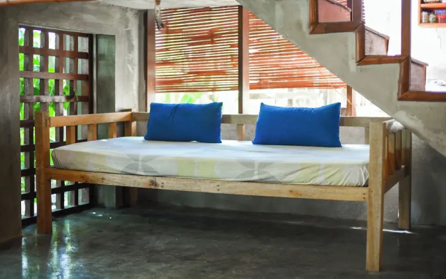 Sinag Hostel - Adults Only