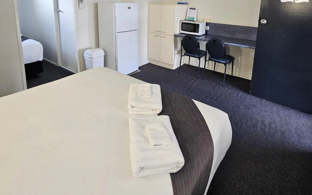 Acacia Motor Inn – Guest Rooms – Bundaberg