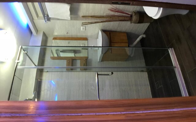 CLOCKWORKORANGE Luxury Suites