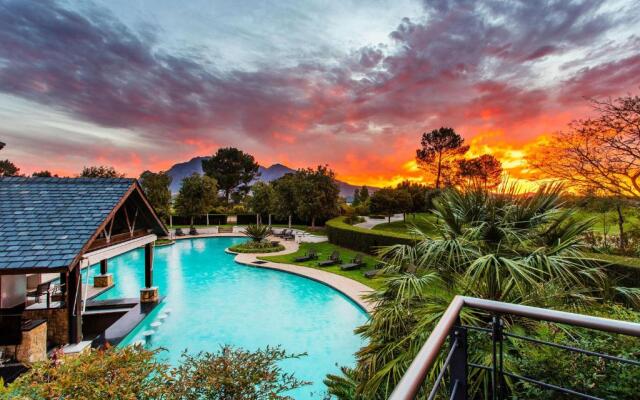 Pearl Valley Hotel by Mantis