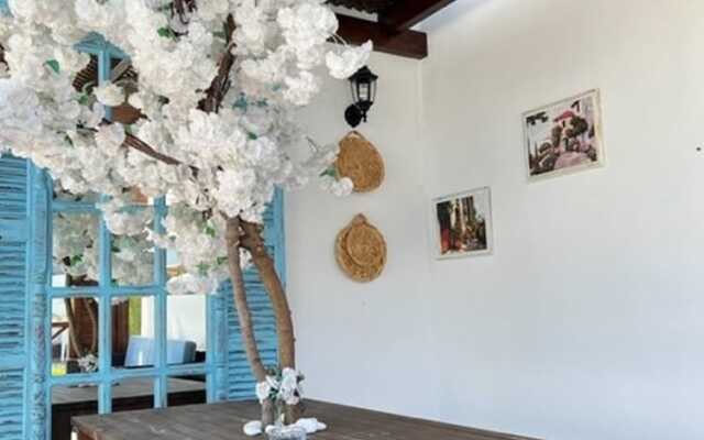 Family-friendly Apartment Just Steps Away From the Sea